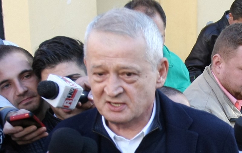Nu poate fi îngrijit de iubită! DNA a scos-o din căminul conjugal pe Adriana Niță, partenera de viață a fostului primar al Capitalei
