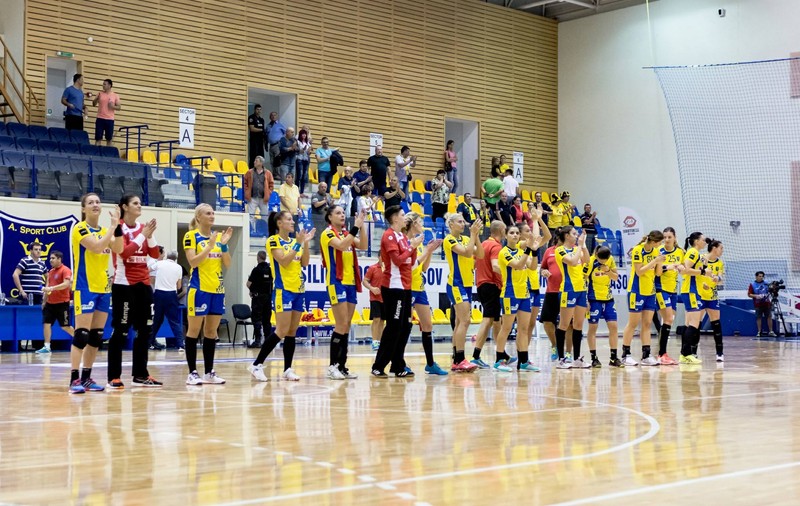 Una caldă, alta rece: Corona Brașov a învins pe Unirea Slobozia, în Liga Națională de handbal feminin; echipa de sub Tâmpa a pierdut trei puncte la masa verde. Rezultate