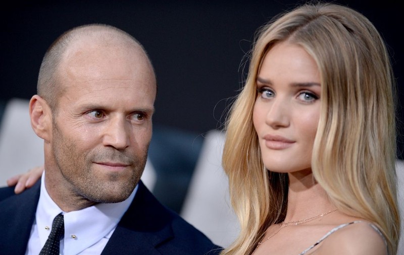 Se însoară frumușelul Jason Statham?