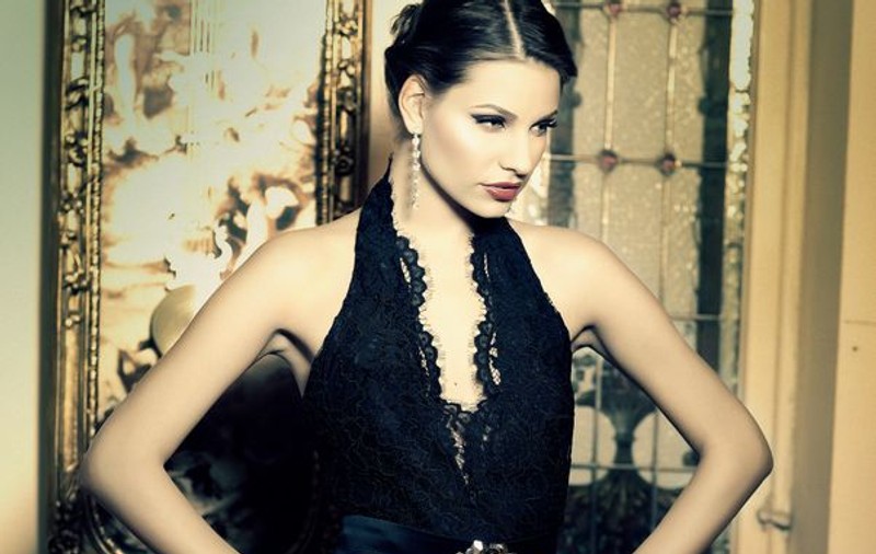Mirela Stelea: Rochii cu care nu dai greș niciodată | FOTO