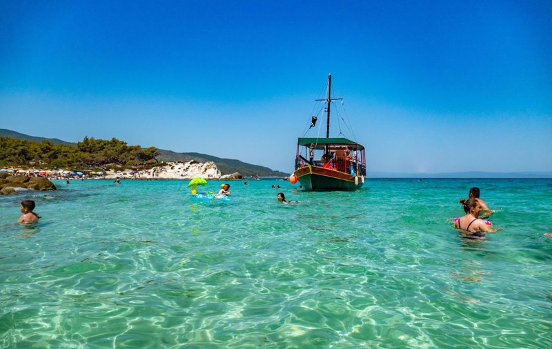 O româncă a mers în Grecia, dar a fost trimisă acasă, "bolnavă de coronavirus". Ajunsă în România, a aflat că nu avea COVID-19