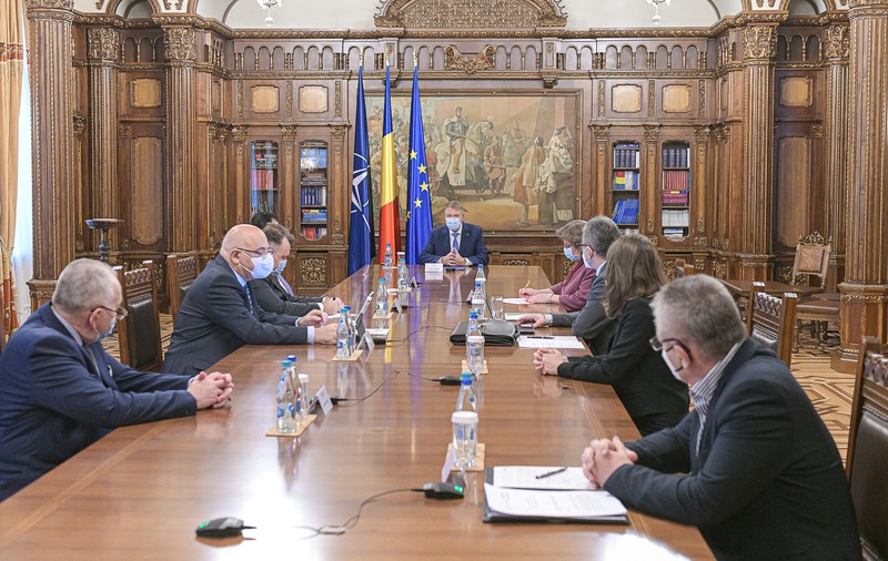 Klaus Iohannis, după ședința cu specialiștii pe tema COVID-19: Sistemele de gaze medicinale și rețelele electrice din spitale vor fi modernizate cu fonduri europene