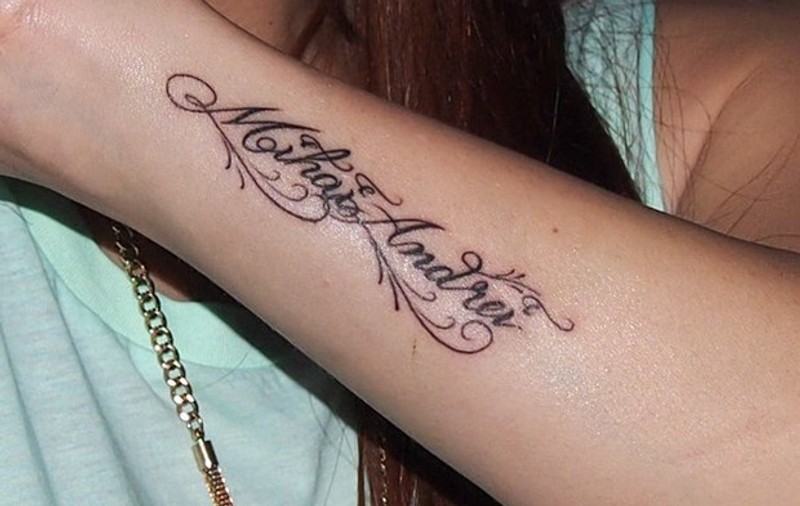 CE VEDETĂ şi-a TATUAT numele COPILULUI ei? Află aici!