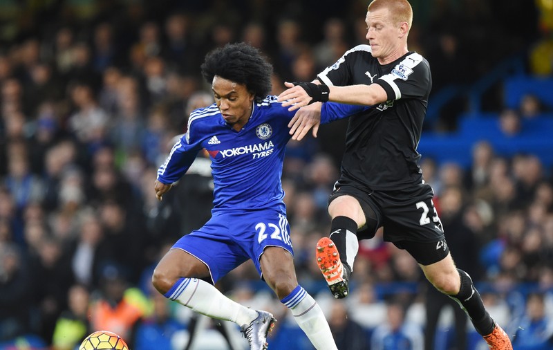 Britanicii, pe teren de Boxing Day. ”Panti” a ratat întâlnirea cu fosta echipă. Rezerva lui a luat căruța de goluri! Liverpool a bătut ”vulpile”. Man. United, înfrântă, Chelsea s-a chinuit la primul meci al lui Hiddink. Arsenal, desfiinţată de "sfinţi" / VIDEO