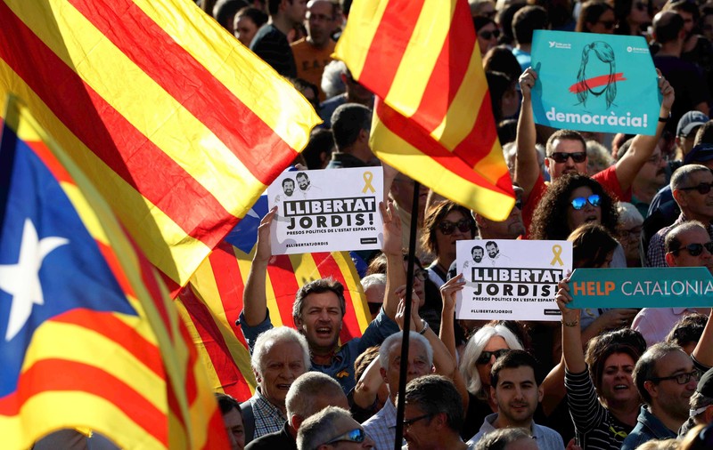 Câte steaguri are Catalonia și ce semnifică acestea