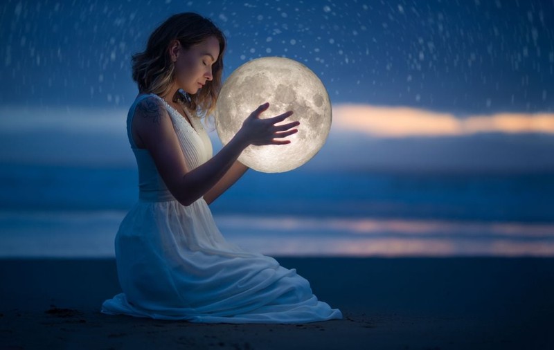 8 martie va fi cea mai bună zi din viața acestor trei zodii, o mare recompensă le va schimba viața