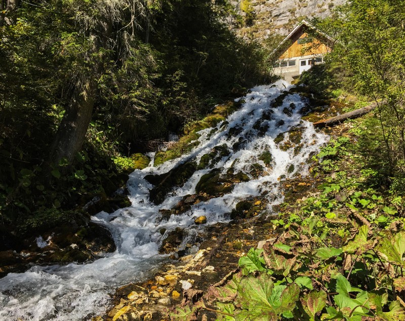 Traseu în munții Bucegi -  Cheile Zănoagei, Lacul Scropoasa, Cascada 7 Izvoare