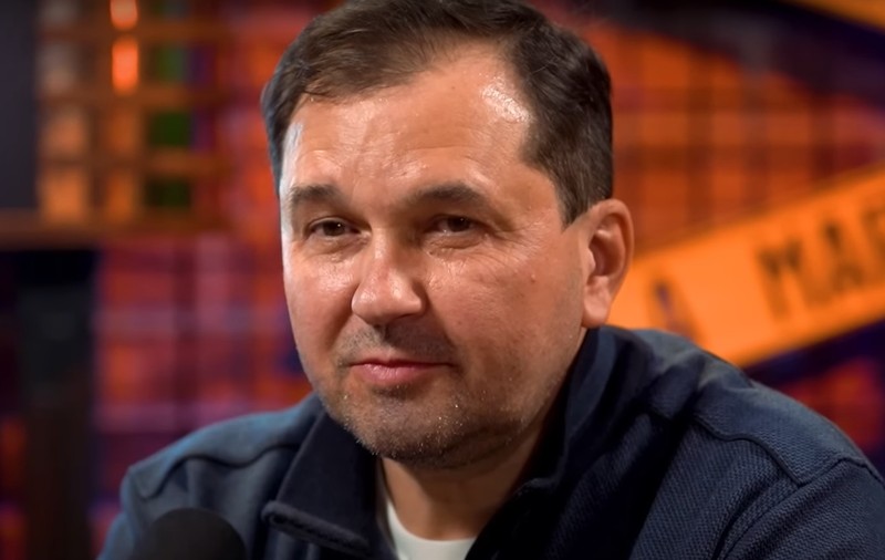 Sebastian Dobrincu, supărat de știrile false despre tatăl lui: „Păi nu era el securist, traficant de toate?”. Romică este mecanic auto