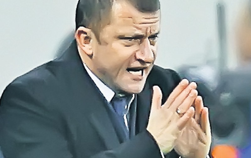 Dorinel Munteanu a rămas mască