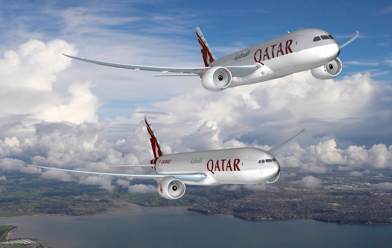 Minune la bordul unui avion Qatar Airways! S-au trezit cu un pasager în plus