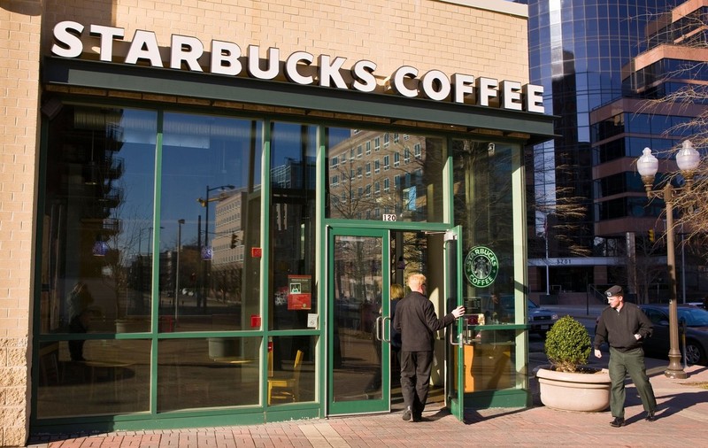 Starbucks, acuzată că sucurile sale de fructe nu conțin fructe. Compania a fost chemată în instanță să dovedească contrariul
