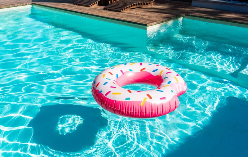Pericolele ascunse în piscină: bacterii, paraziți și infecții de piele. Recomandarea medicilor