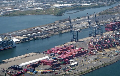 Portul Newark, terminal de containere Sursa foto: Profimedia