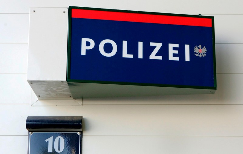 Caz șocant la metroul din Berlin. Șapte tineri i-au dat foc unui bărbat fără adăpost