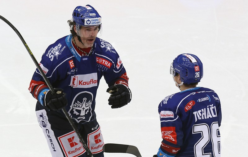 Legendarul hocheist ceh Jaromir Jagr, cel mai bun marcator din istorie. La 51 de ani, el continuă să joace la Kladno, club pe care îl și patronează