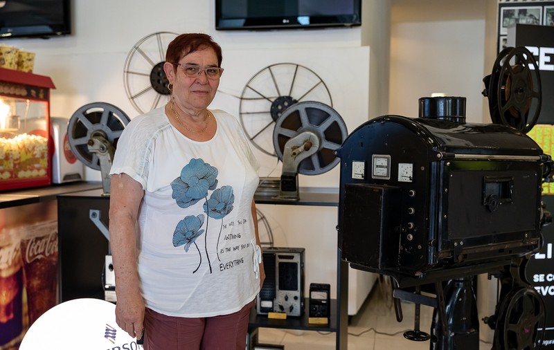 O viață trăită într-un cinematograf. „Acum 30 de ani, rândul 24 era locul de pupat al tinerilor”