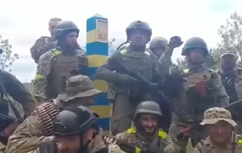 VIDEO | Soldații dintr-un batalion ucrainean s-au filmat la granița cu Rusia și au anunțat că „i-au alungat pe invadatori”