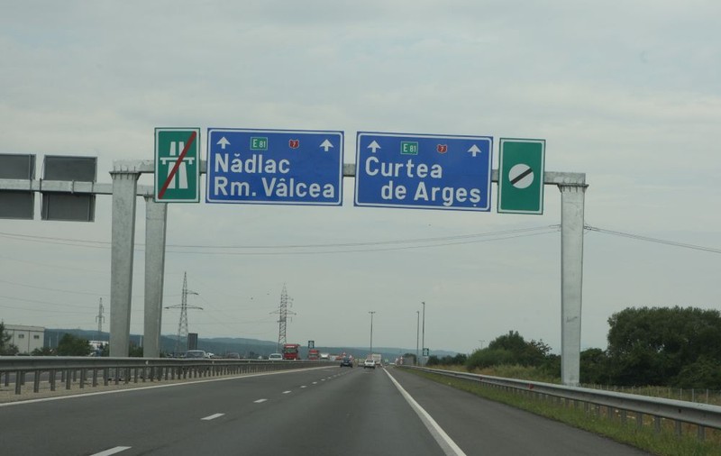 Polițiștii au avut un șoc când au deschis portbagajul mașinii unui șofer oprit pe Autostrada A1. Ce au găsit înăuntru