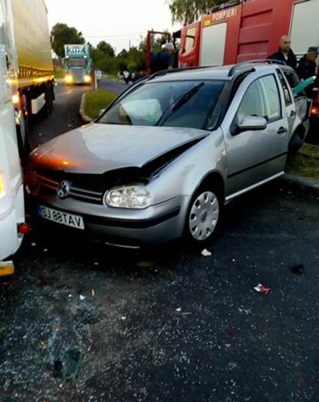 Copil proiectat prin luneta unei mașini, în urma unui accident în Giurgiu