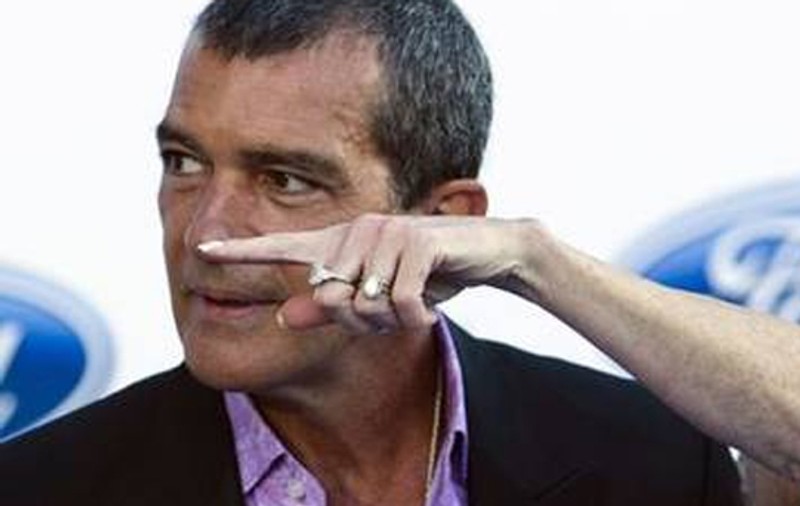 Antonio Banderas e cinstit: "Soţia mea Melanie îmi cumpără toate hainele"