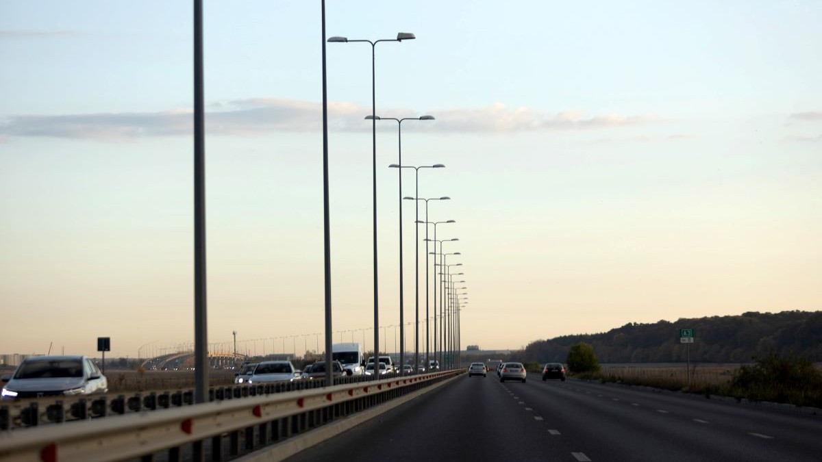 Autostrada A1 a fost închisă între Boița și Cisnădie din cauza vântului puternic.