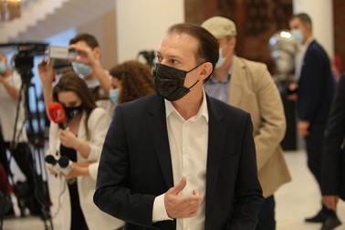 Premierul Florin Cîțu, prezent la spectacolul-pilot organizat la Teatrul Național București FOTO: Dumitru Angelescu / Libertatea