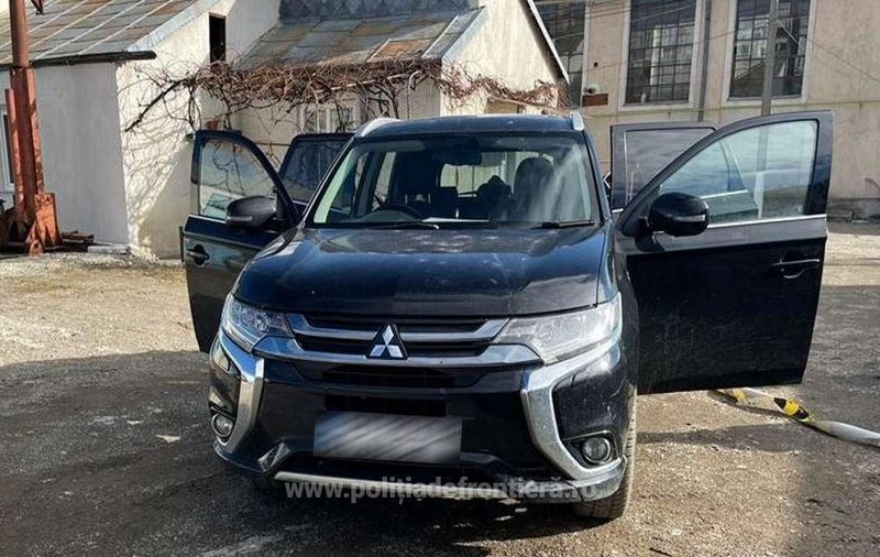 Un bărbat din Botoșani a rămas fără mașina de 90.000 de lei, adusă din Marea Britanie. Cum au descoperit polițiștii că e furată
