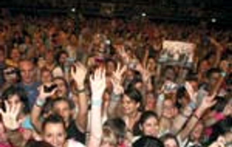 6.000 de fani la RBD!