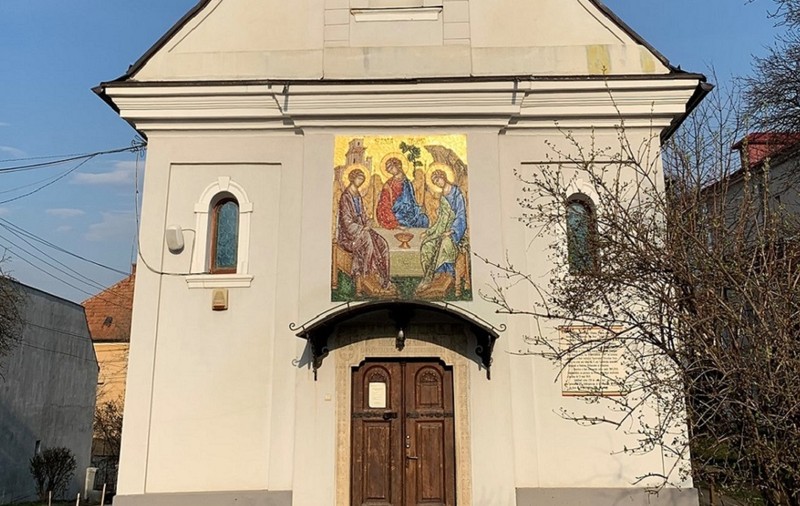 Cea mai veche biserică ortodoxă din Cluj-Napoca a oferit zilnic, timp de două luni, masa de prânz bătrânilor bolnavi din oraș