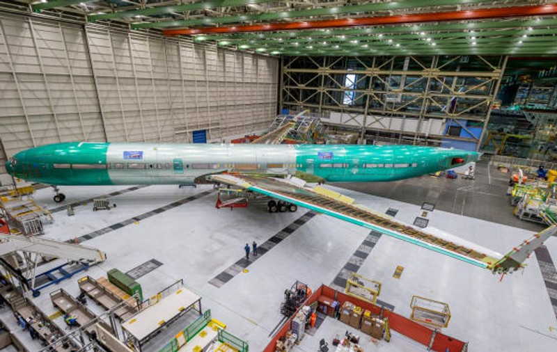 FOTO | Cum arată noul avion de linie Boeing, 777X-9