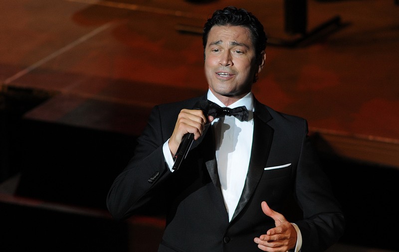 Interviu cu tenorul grec Mario Frangoulis. Se declară fascinat de români, îl are idol pe Charlie Chaplin și-o iubește pe Angela Gheorghiu