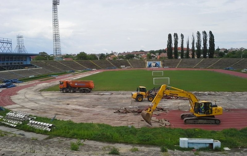 Gata, au intrat buldozerele pe legendarul stadion ”Oblemenco”! / GALERIE FOTO