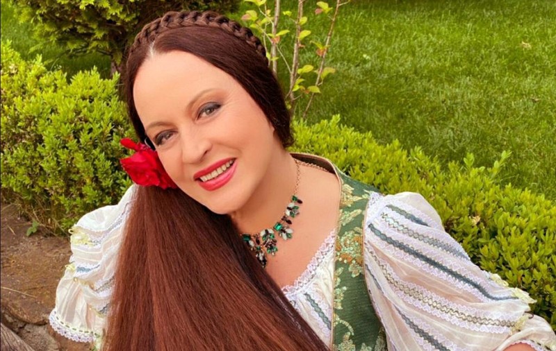 Maria Dragomiroiu și soțul ei, nași de cununie pentru Gheorghe Gheorghiu. Artistul și-a cerut iubita de nevastă. „Mă bucur tare mult pentru amândoi”