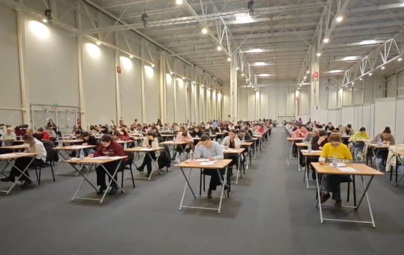 Peste 10.000 de candidați susțin astăzi examenul de Rezidențiat 2025. Câte posturi sunt scoase la concurs și cum au fost pregătite subiectele