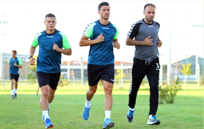 Tur de forţă pentru Marica: a semnat, s-a antrenat, a plecat! 