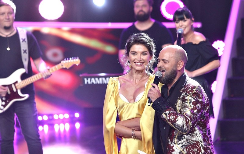 Cosmin Seleși cântă cu bandul său în cea mai nouă ediţie “Te cunosc de undeva!”. “Noi abordăm doar melodii româneşti vechi”
