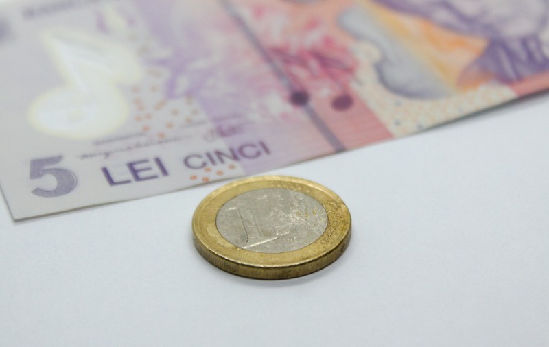 Bonuri de masă tăiate de la 25 la 5 lei pentru angajații din Brașov și Sibiu: „E de-a dreptul jignitor”
