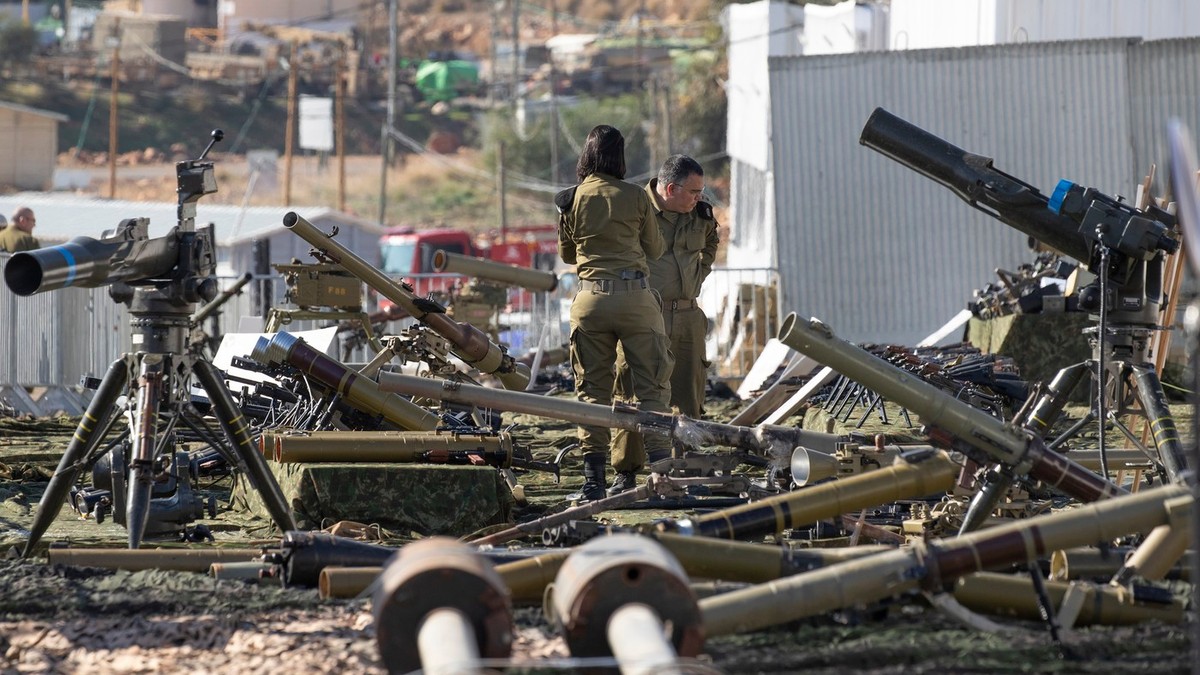Armament israelian confiscat de la Hezbollah în sudul Libanului