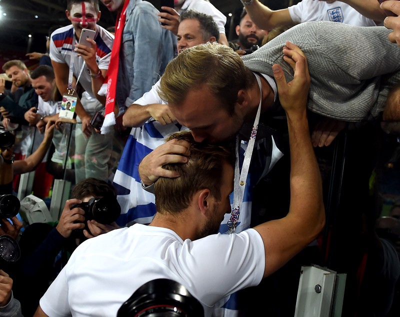 I-a pupat mâna lui Harry Kane. Gestul îi aparține fratelui golgheterului Angliei