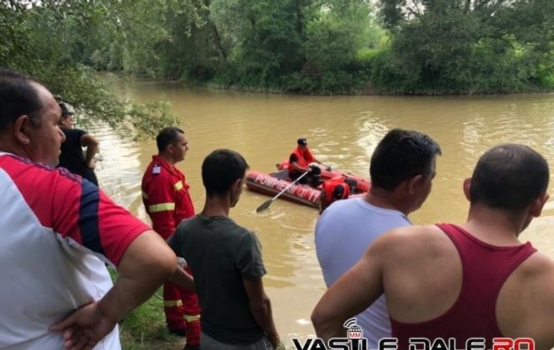 Unul dintre suspecţii în cazul Esterei, fetița batjocorită şi ucisă în Baia Mare, a fost găsit mort în râul Lăpuş