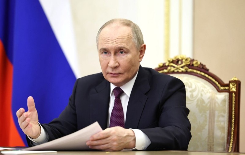 Der Spiegel: Putin afirma încă din 1994 că Ucraina, Crimeea și Kazahstanul sunt „pământuri rusești”