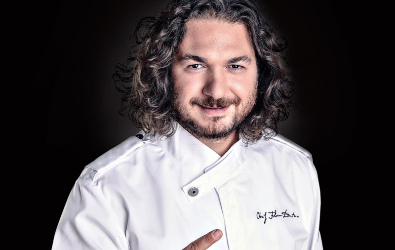 Chef Florin Dumitrescu câștiga de trei ori mai bine decât mama lui, în adolescență. “La 17 ani lucram în două restaurante și făceam și școala de bucătari”
