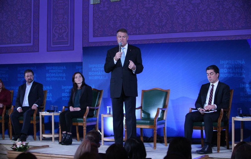 Dezbaterea lui Klaus Iohannis, la Biblioteca Centrală Universitară: ”10 august a fost cea mai gravă intervenție a statului de la mineriade încoace”