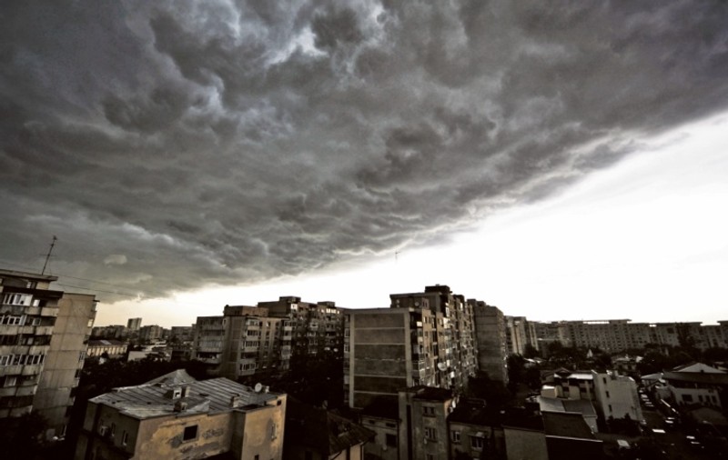 Avertizare de cod galben de furtună în Bucureşti