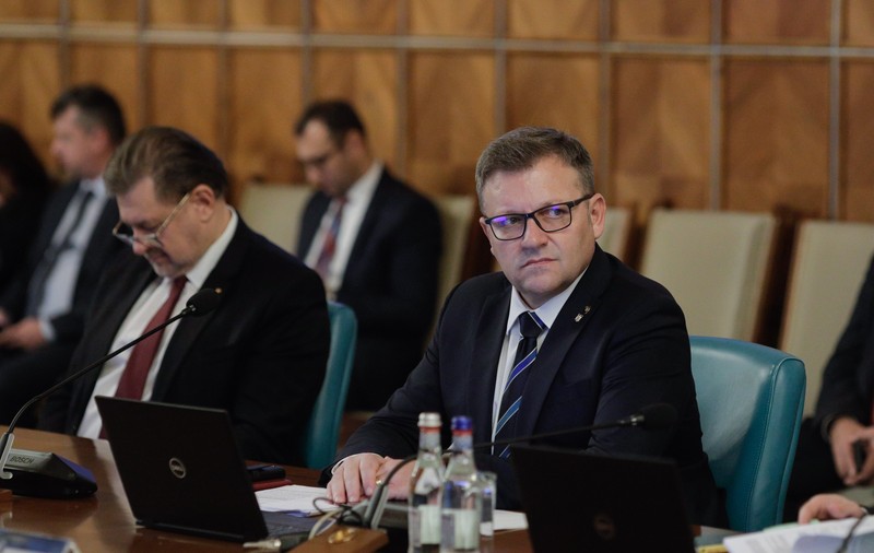 Cum sună punctajul cu mesajele interne ale PSD pentru a-l apăra pe ministrul Budăi, cel care a sunat noaptea o colegă de partid, până când aceasta l-a confruntat cu soțul