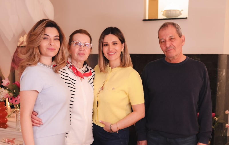 Cadourile primite de Ela Crăciun de ziua ei. Cum a surprins-o soțul când a împlinit 43 de ani | EXCLUSIV