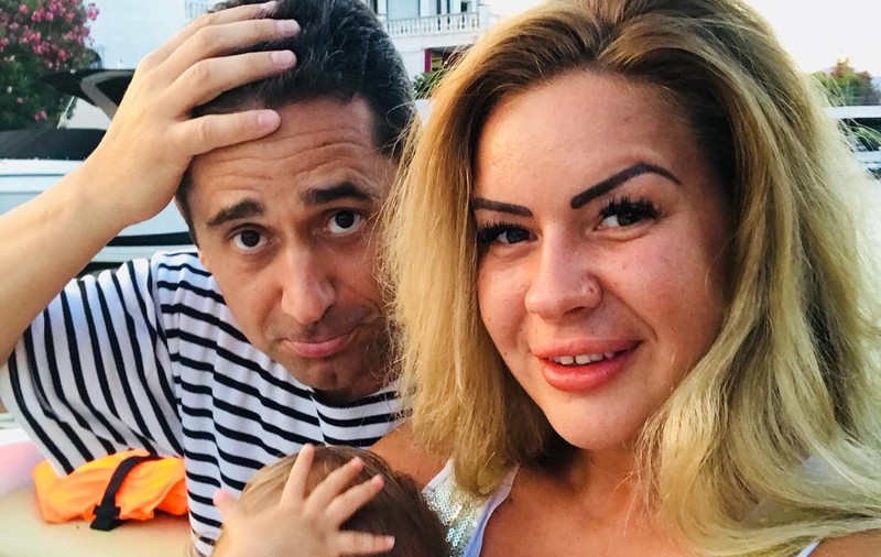 Actorul Gabriel Fătu s-a mutat la teatru. Soția “i-a dat papucii”, noi și pufoși, colegii i-au cumpărat periuță de dinți