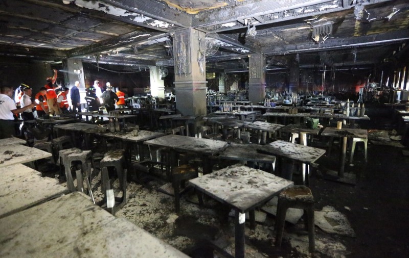 Cel puțin 27 de oameni au murit într-un incendiu devastator izbucnit într-un bar din Bangkok, Thailanda | VIDEO
