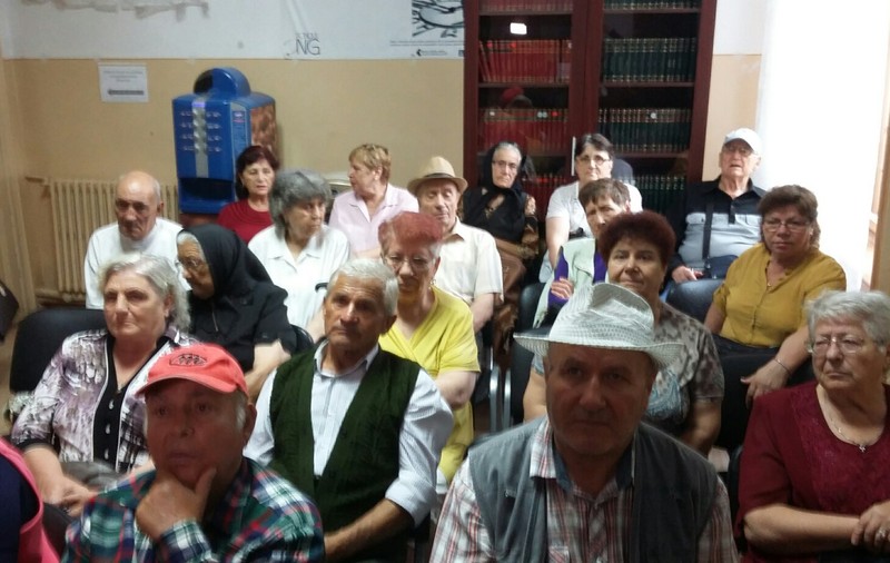Pensionarii gălățeni fac împrumuturi la CAR ca să-și cumpere centrale termice, dar și ca să-și umple cămările pentru iarnă