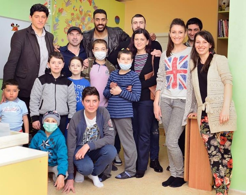 Andrei Stoica, Benny Adegbuyi, Alex Maxim, Belodedici şi Vlădoiu au oferit cadouri copiilor bolnavi de cancer